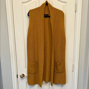 Melissa Paige Mustard Yellow Knit Sleeveless Cardigan in size L. Super soft